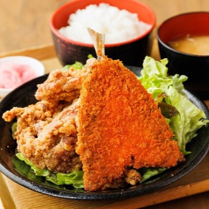唐揚げ＋アジフライ定食