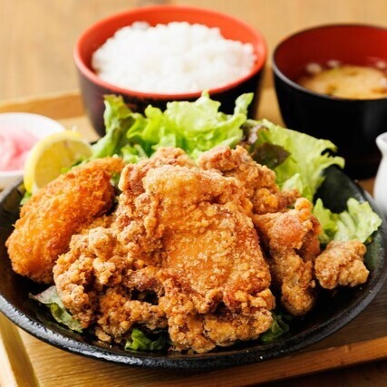 唐揚げ＋カキフライ定食