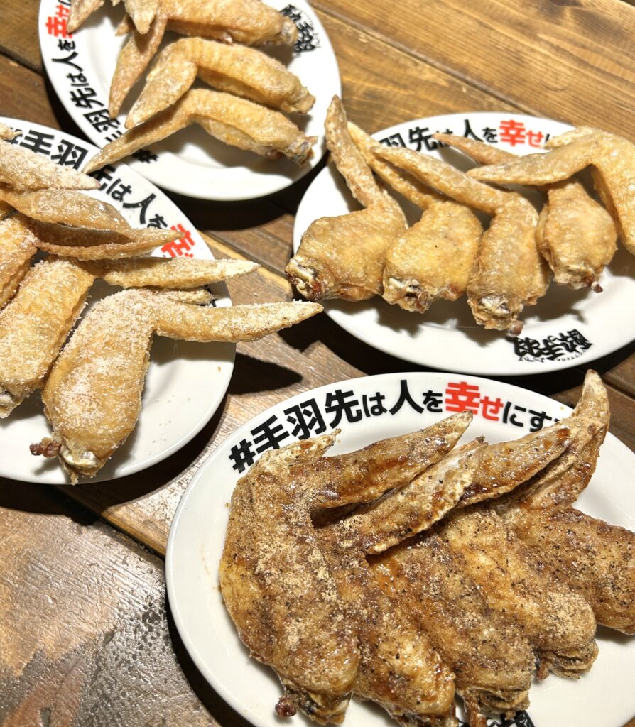 名古屋に来たなら、椿町の酔っ手羽で手羽先を食べてみて。