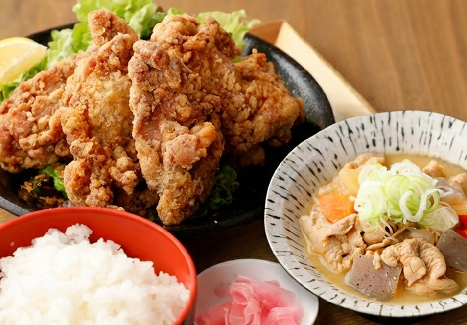  唐揚げ＆もつ煮込みセット