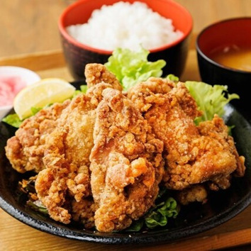居酒屋革命 酔っ手羽の名物定食｜若鶏の唐揚げ定食