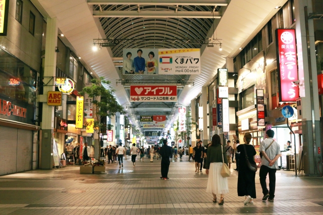 熊本最大の繁華街・下通で、九州の大衆酒場文化を。