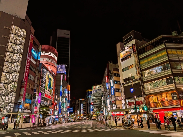 学生もビジネスマンも、池袋西口で気軽に飲もう。